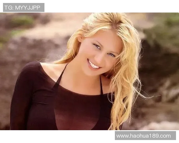 足球球星场外绯闻不断 深陷感情风波与媒体争议的明星生活揭秘